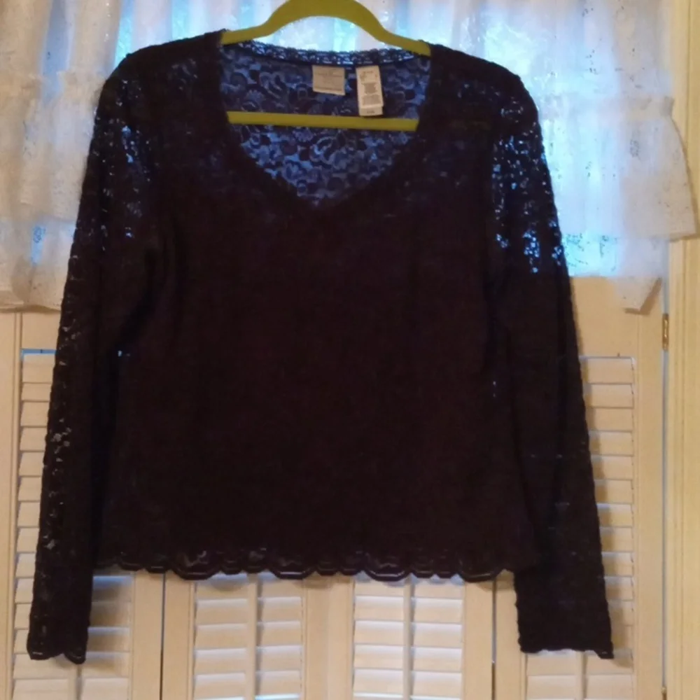 Lacey Top - Picture 1 of 4